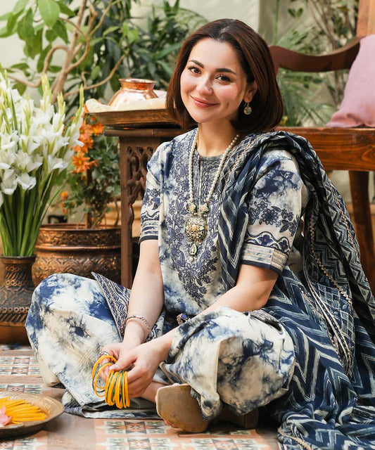 SAPPHIRE EMBROIDERED & PRINTED LAWN 3 PIECE DRESS